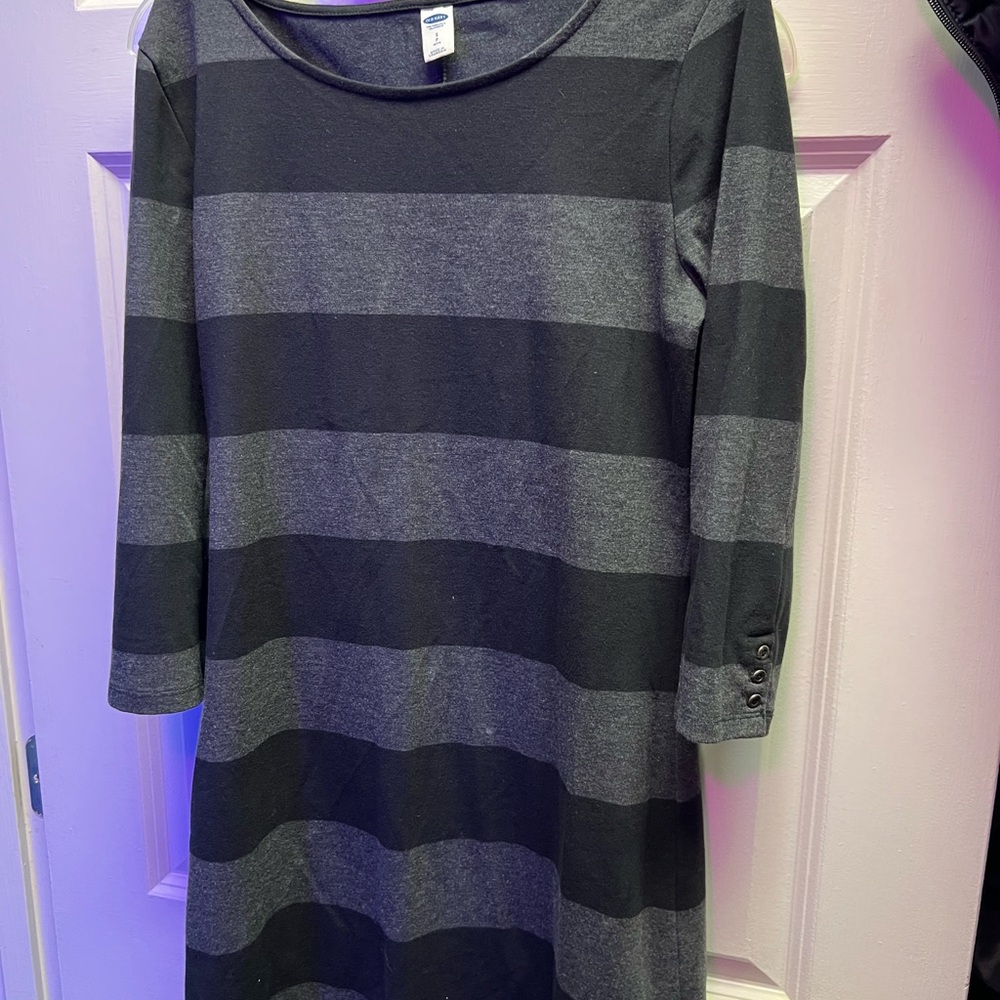 Old navy size small dress good condition